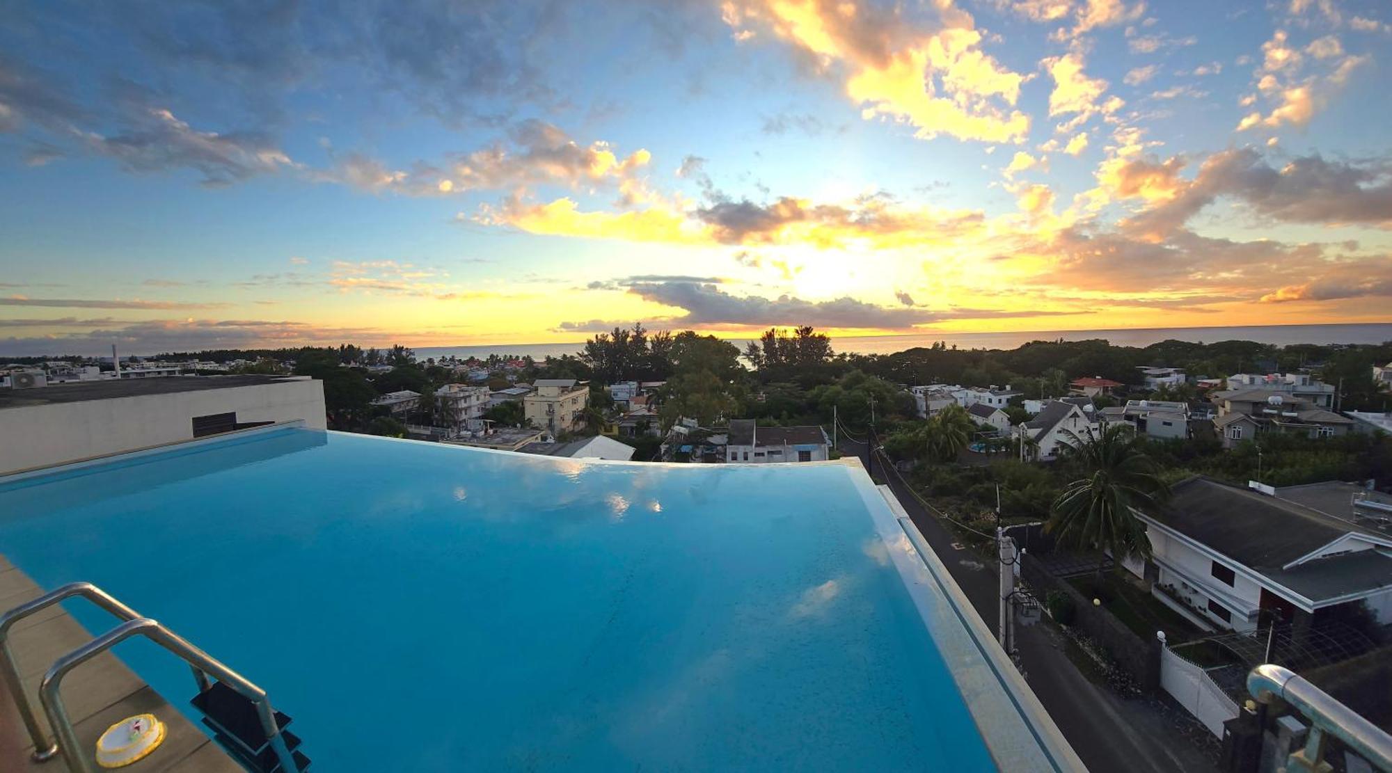 شقة Luxury Penthouse With Infinity Pool & Stunning Sea View Flic-en-Flacq المظهر الخارجي الصورة